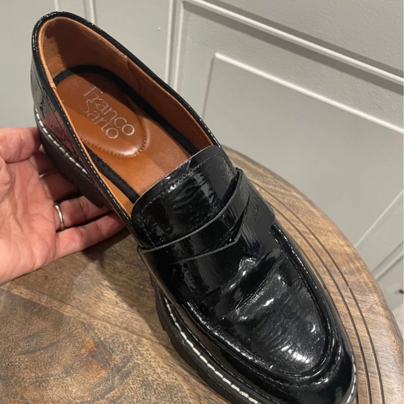 Women’s loafers. - Picture 2 of 6